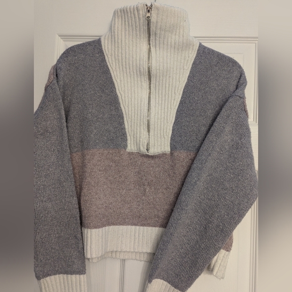 Vestique zip up colorblock sweater - Picture 2 of 5
